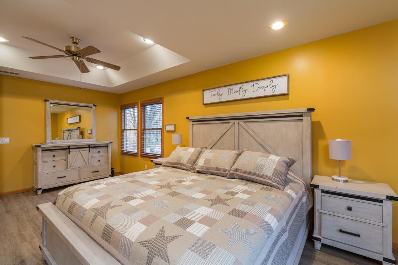 North Ridge Place Brand New Log Cabin With Hot Tub Great Location เซอเวียร์วีล ภายนอก รูปภาพ